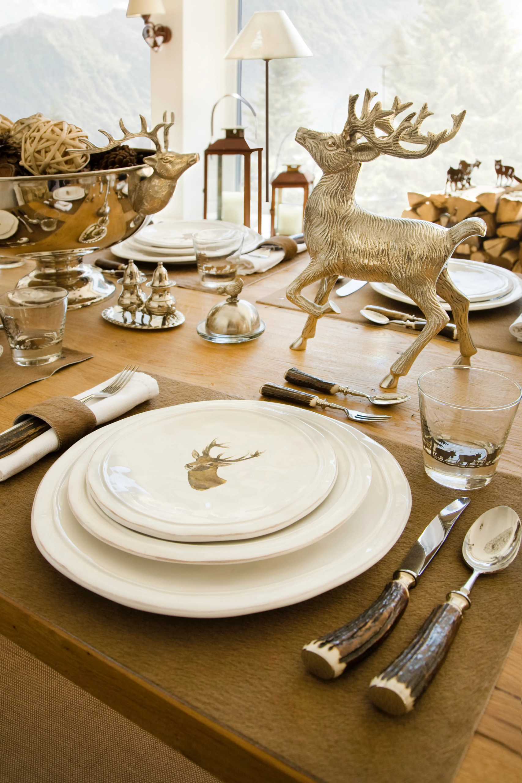 Edelwiis Interiors Esstisch