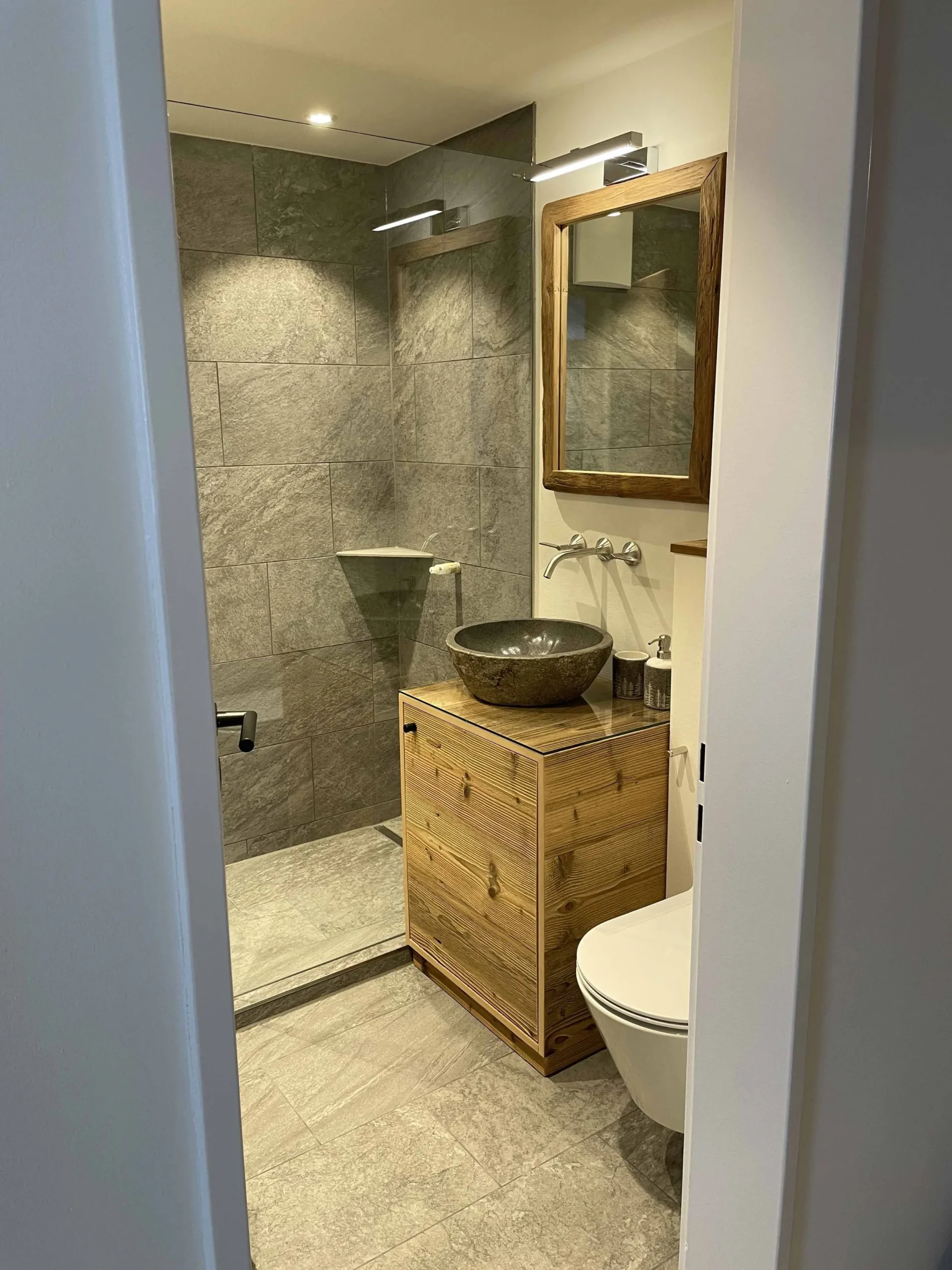 Edelwiis Interiors Badezimmer