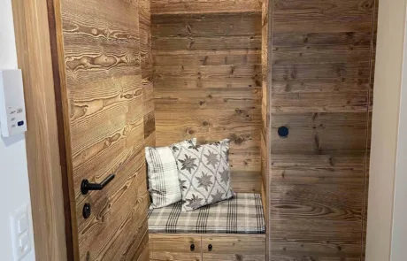 Edelwiis Interiors Eingang