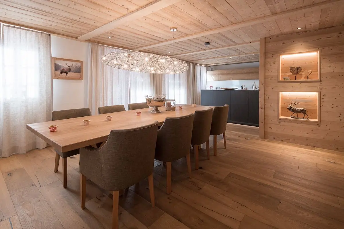 Edelwiis Interiors Esstisch